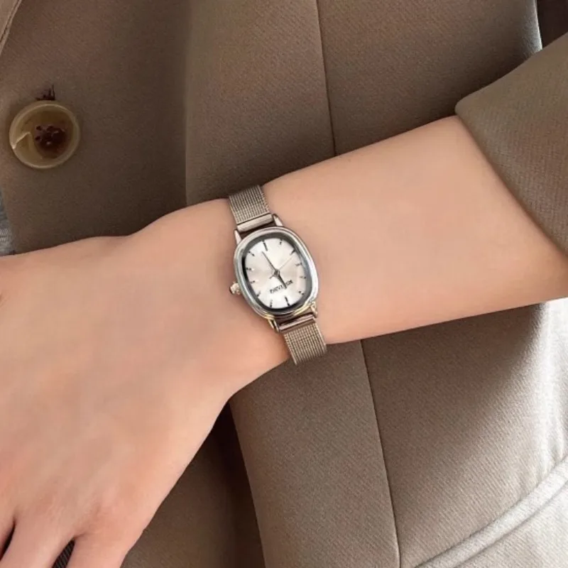 Зеленые часы с маленьким оваль – обзор и цена Minimalist Thin Watch